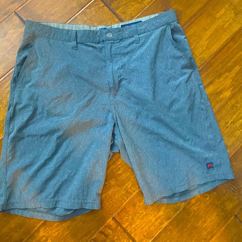 Cova mens hybrid shorts size 36 like new